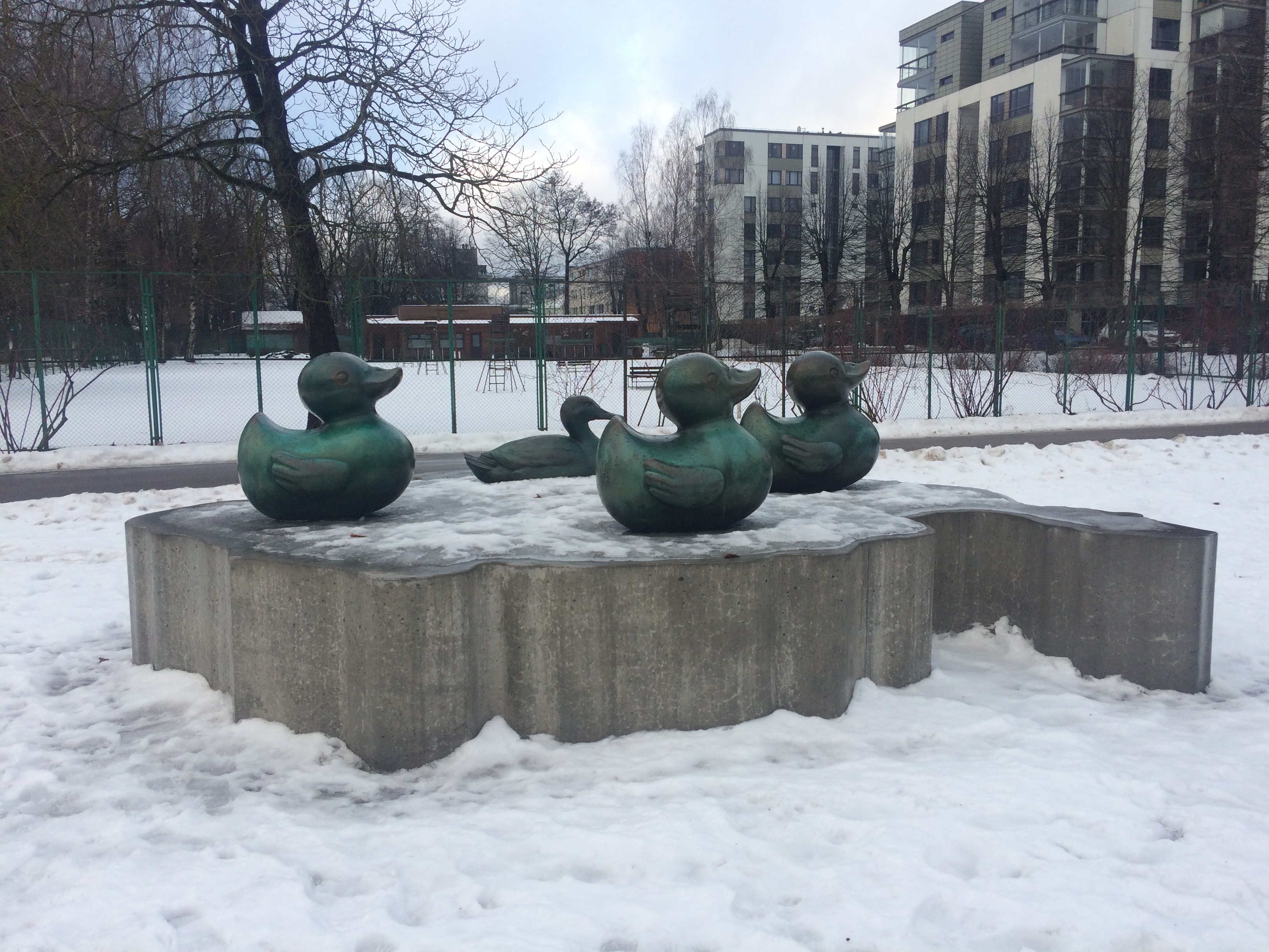 Инсталяция. Таких много.